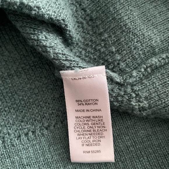 Express cold shoulder shirt sweater - Picture 3 of 8